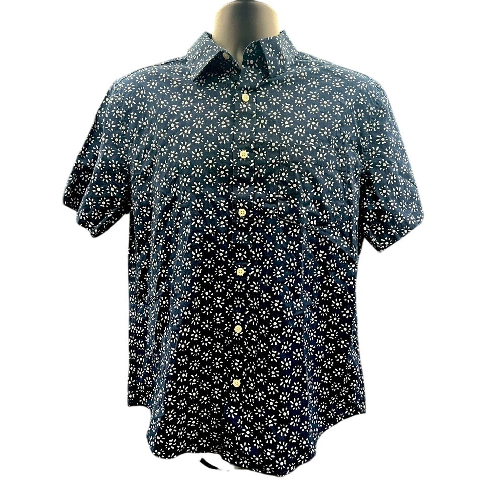 Men's Goodfellow Vacay Collection navy and‎ white M. Untuck length. NWT
